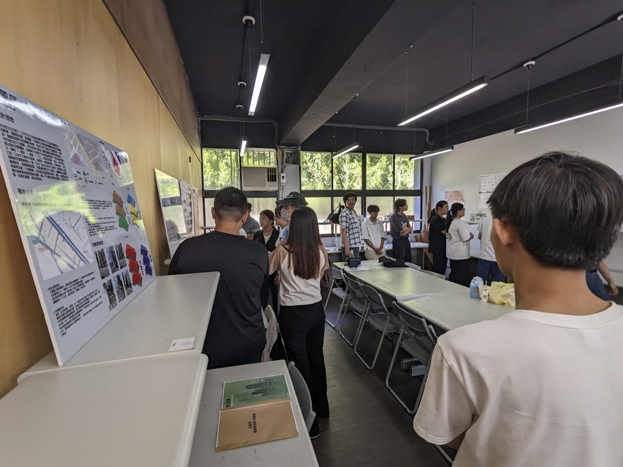 專業評圖與模型製作環境